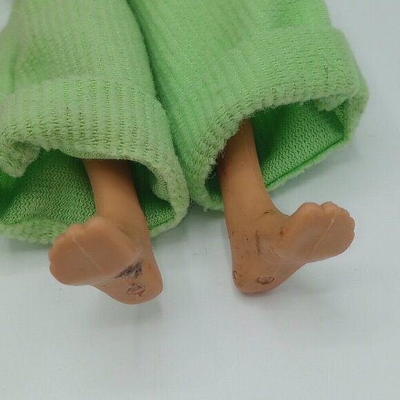 4 Barbies & 80pc Clothes & Accessories Lot - Picture 8 of 16